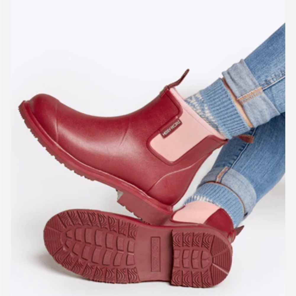 Merry People Bobbi Rain Boots Beetroot and Light Pink Size EU39 US8